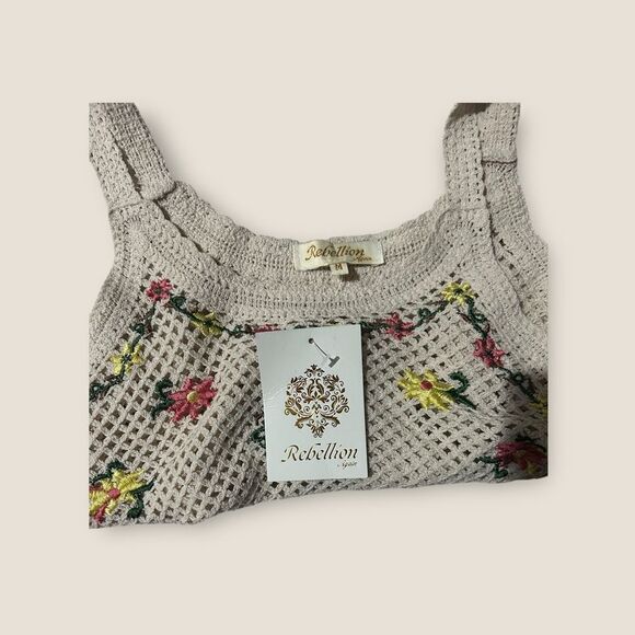 Rebellion | NWT Women's Ivory Floral Crocheted Crop Top. Size M - Picture 3 of 10